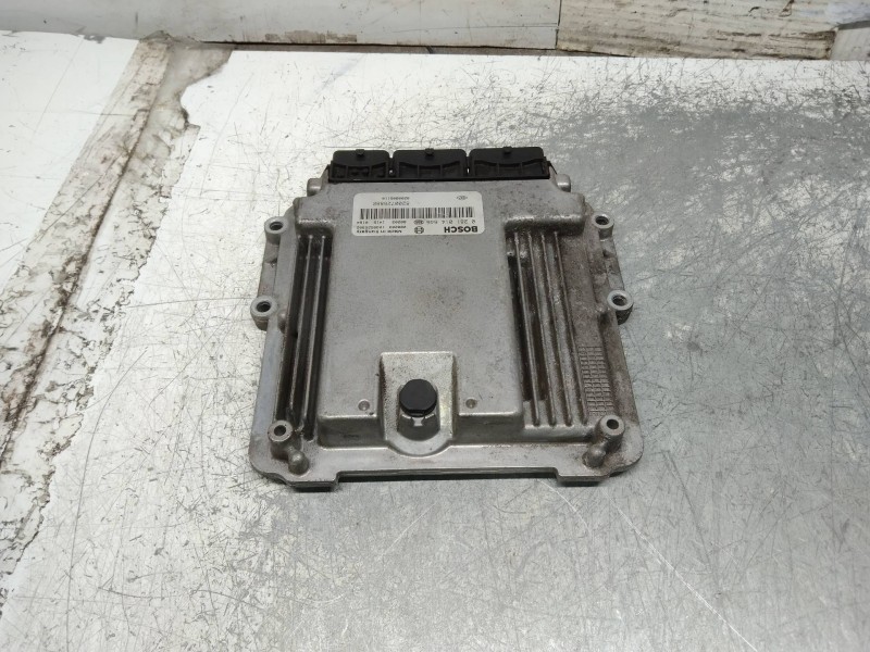 Recambio de centralita motor uce para renault laguna iii dynamique referencia OEM IAM 0281014646 8200726880 8200905110