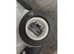 Recambio de motor cierre centralizado delantero derecho para toyota yaris hsd active referencia OEM IAM    2