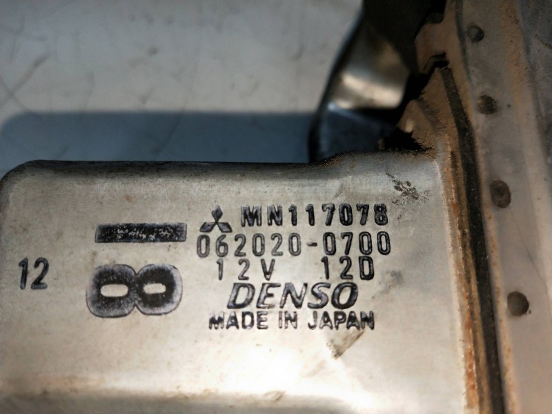 Recambio de elevalunas delantero derecho para mitsubishi montero (v60/v70) 3.2 di-d cat referencia OEM IAM MN117078 0620200700 3
