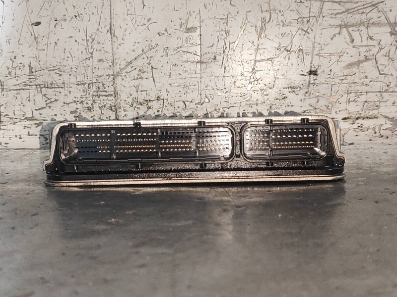 Recambio de centralita motor uce para toyota yaris hsd active referencia OEM IAM 896610DT20  MB2756002780