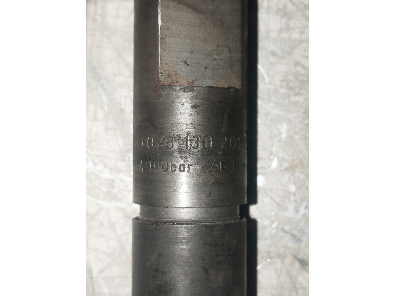 Recambio de inyector para volkswagen passat berlina (3b2) 1.9 tdi referencia OEM IAM 028130201T  