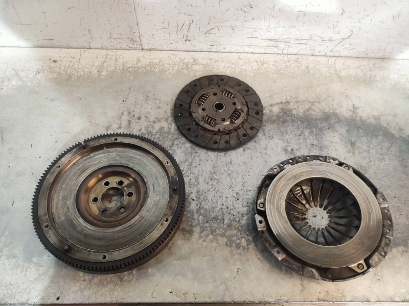 Recambio de kit embrague para volkswagen polo (9n3) advance referencia OEM IAM   