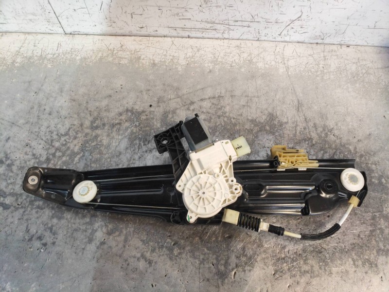 Recambio de elevalunas trasero derecho para bmw serie 5 lim. (f10) 525d referencia OEM IAM 72481720 72715649 51357182614
