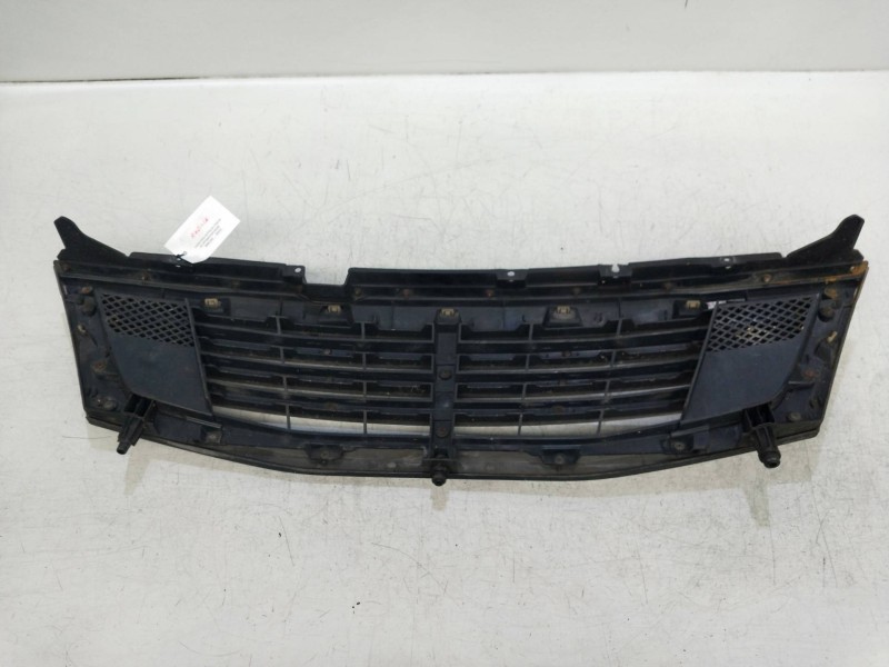 Recambio de rejilla delantera para ssangyong rexton rx 270 full referencia OEM IAM   