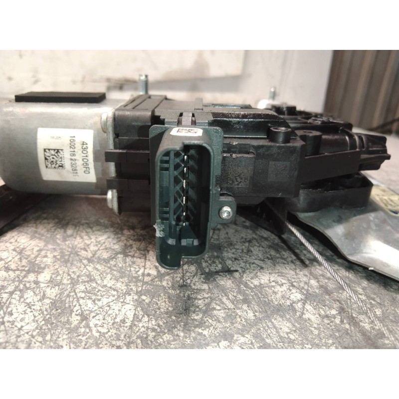 Recambio de elevalunas delantero izquierdo para renault megane iv berlina 5p 1.5 dci diesel fap energy referencia OEM IAM 807215 Recambio de elevalunas delantero izquierdo para renault megane iv berlina 5p 1.5 dci diesel fap energy referencia OEM IAM 807215