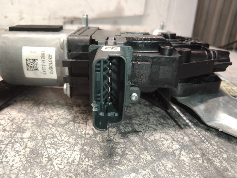 Recambio de elevalunas delantero izquierdo para renault megane iv berlina 5p 1.5 dci diesel fap energy referencia OEM IAM 807215