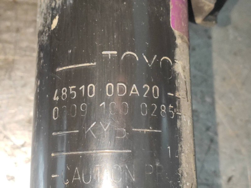 Recambio de amortiguador delantero derecho para toyota yaris hsd active referencia OEM IAM 485100DA20  