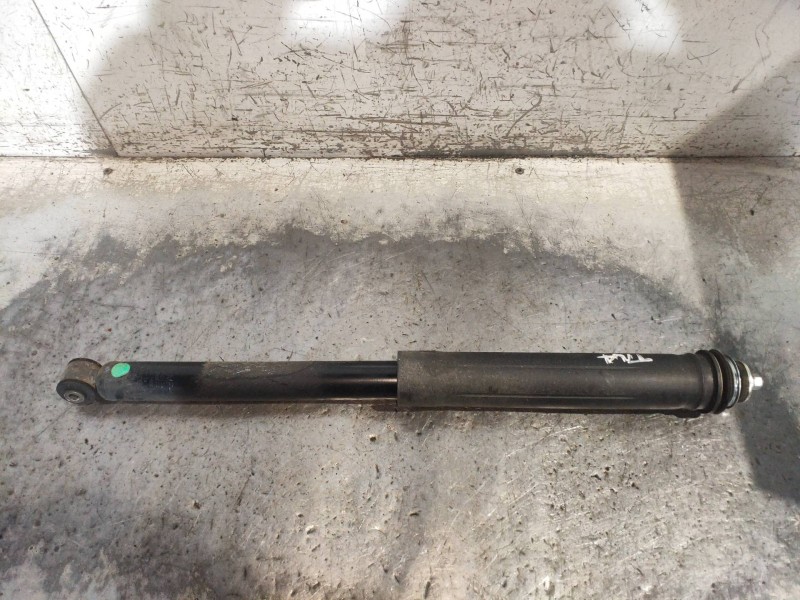 Recambio de amortiguador trasero derecho para toyota yaris hsd active referencia OEM IAM 485300DA40  