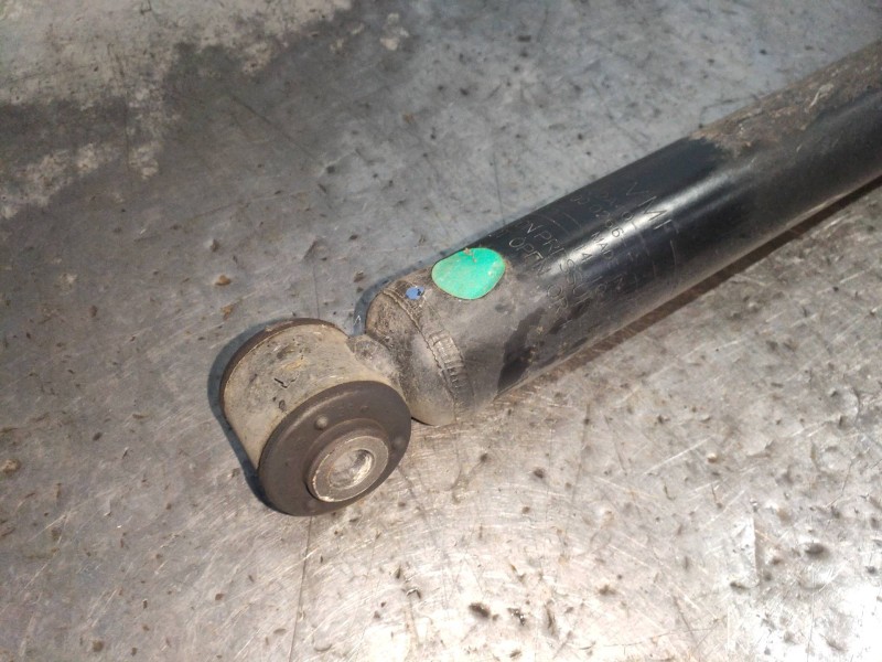 Recambio de amortiguador trasero derecho para toyota yaris hsd active referencia OEM IAM 485300DA40  