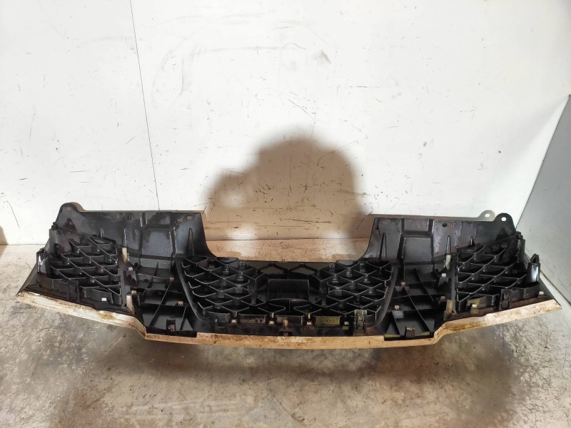 Recambio de rejilla delantera para nissan navara pick-up (d40m) doble cab se 4x4 referencia OEM IAM   