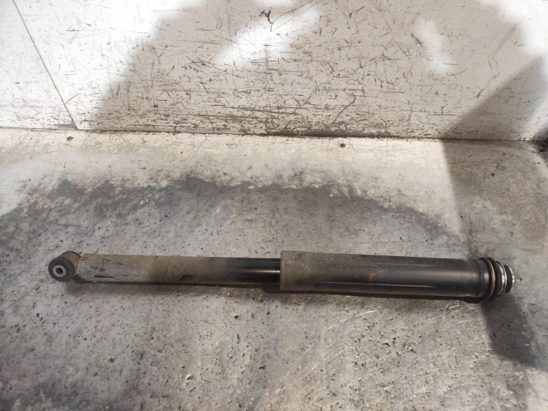 Recambio de amortiguador trasero izquierdo para toyota yaris hsd active referencia OEM IAM 485300DA40  