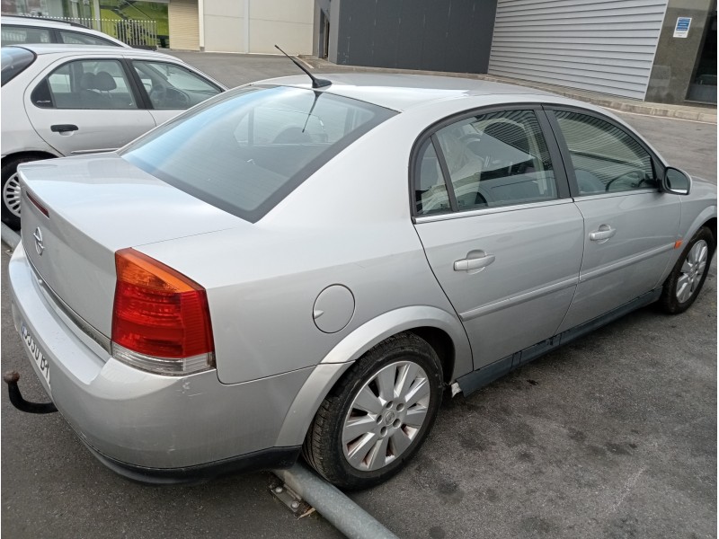 opel vectra c berlina del año 2002