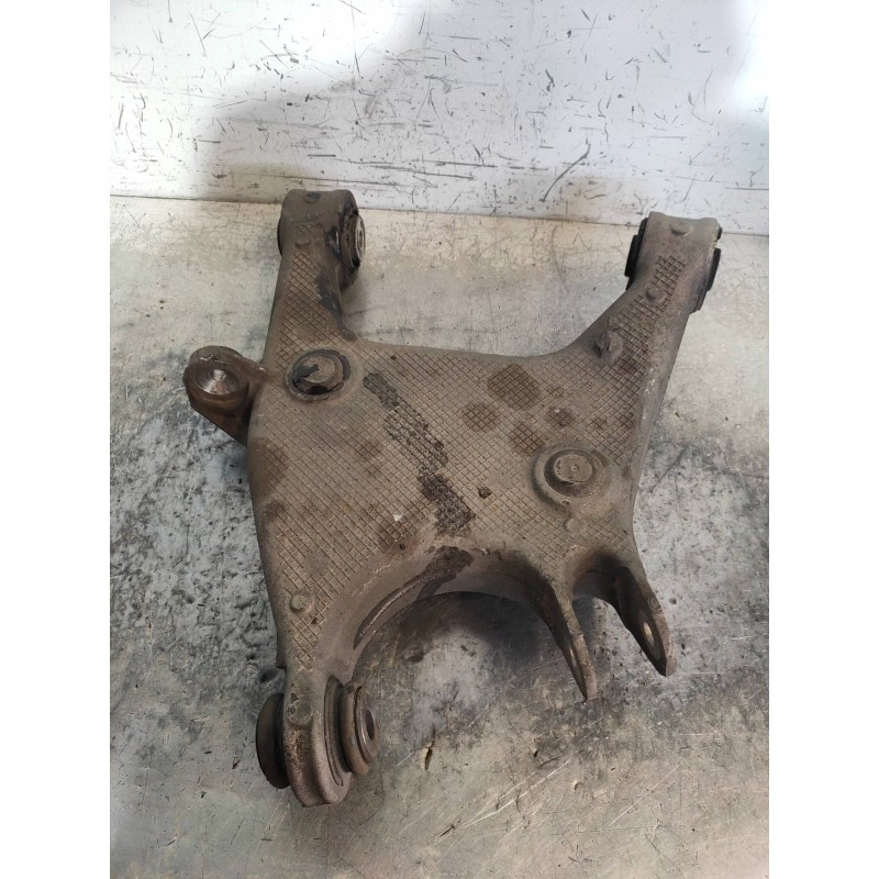 Recambio de brazo suspension inferior trasero derecho para bmw serie 5 lim. (f10) 525d referencia OEM IAM 33326784350  333267821