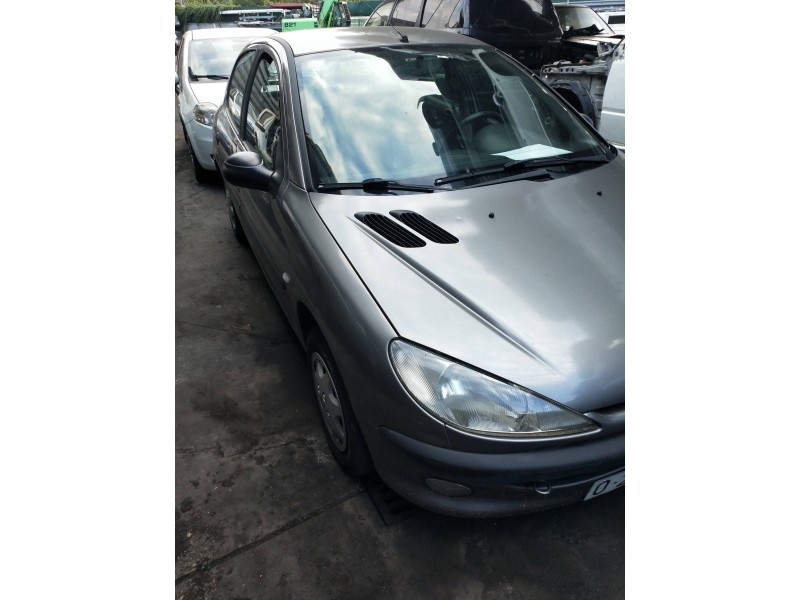 peugeot 206 berlina del año 1999