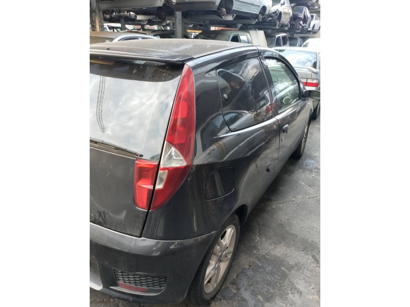 fiat punto berlina (188) del año 2005