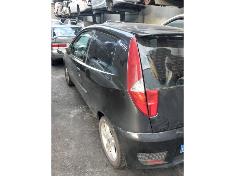 fiat punto berlina (188) del año 2005