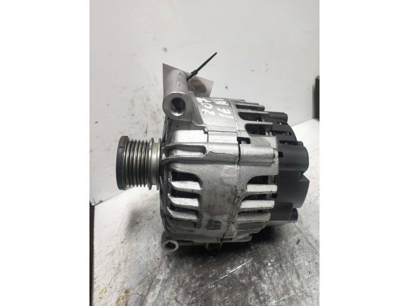 Recambio de alternador para peugeot 207 urban referencia OEM IAM 615484  