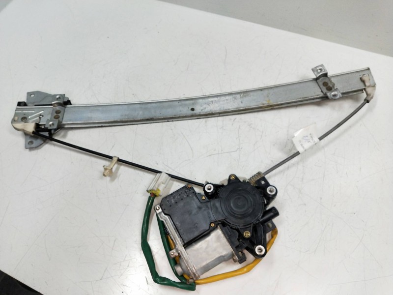 Recambio de elevalunas delantero derecho para mitsubishi space wagon (n80/n90) 2,4 glx referencia OEM IAM MR349204 0620200222 5P