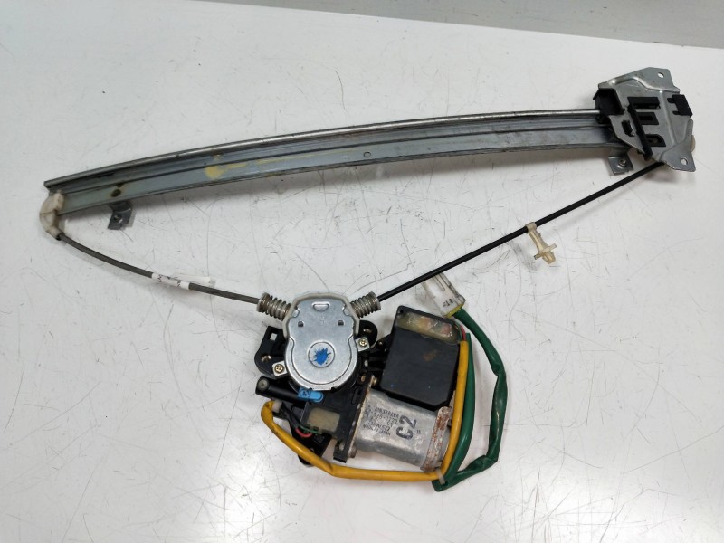 Recambio de elevalunas delantero derecho para mitsubishi space wagon (n80/n90) 2,4 glx referencia OEM IAM MR349204 0620200222 5P