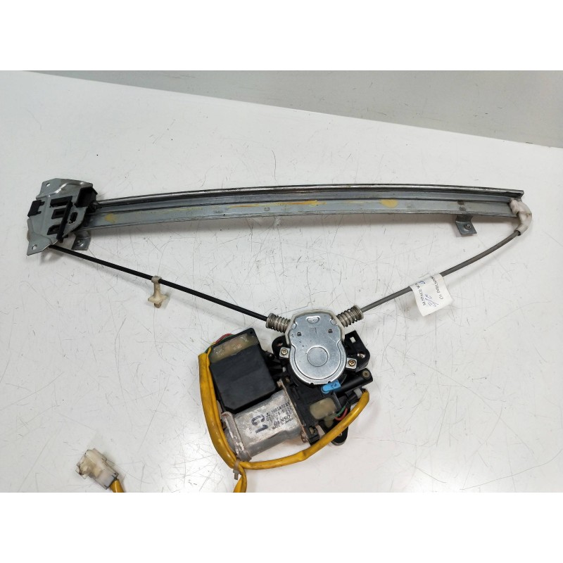 Recambio de elevalunas delantero izquierdo para mitsubishi space wagon (n80/n90) 2,4 glx referencia OEM IAM MR349203 0620200232 