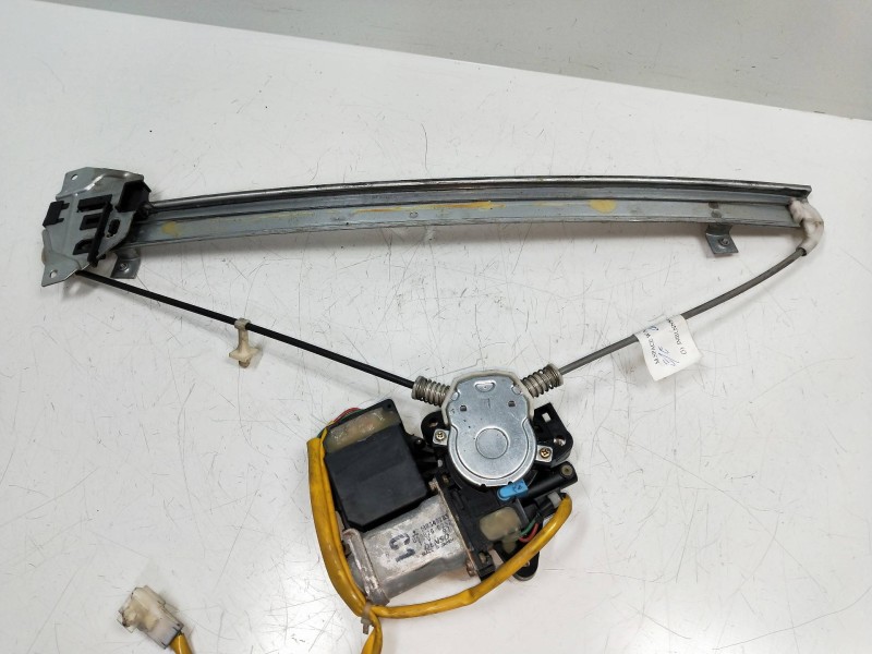Recambio de elevalunas delantero izquierdo para mitsubishi space wagon (n80/n90) 2,4 glx referencia OEM IAM MR349203 0620200232 