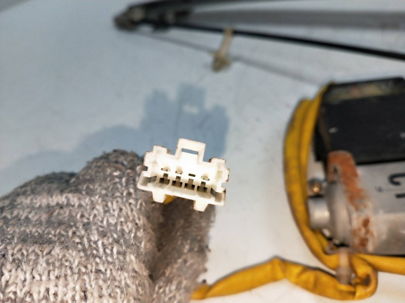 Recambio de elevalunas delantero izquierdo para mitsubishi space wagon (n80/n90) 2.4 gdi cat referencia OEM IAM MR349203 0620200