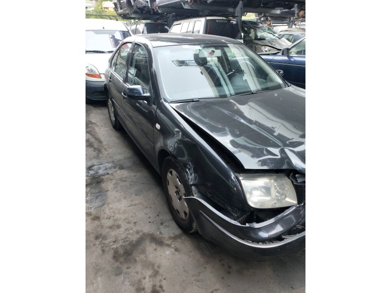 volkswagen bora berlina (1j2) del año 2003