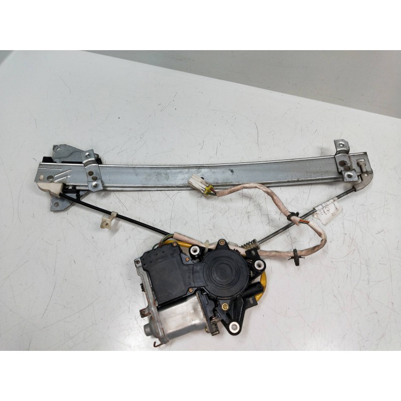 Recambio de elevalunas trasero derecho para mitsubishi space wagon (n80/n90) 2.4 gdi cat referencia OEM IAM MR462364 0620200541 