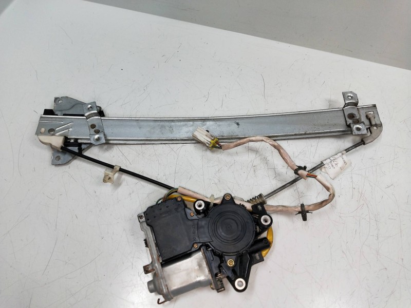 Recambio de elevalunas trasero derecho para mitsubishi space wagon (n80/n90) 2.4 gdi cat referencia OEM IAM MR462364 0620200541 
