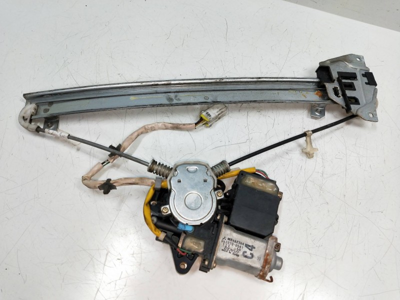 Recambio de elevalunas trasero derecho para mitsubishi space wagon (n80/n90) 2.4 gdi cat referencia OEM IAM MR462364 0620200541 
