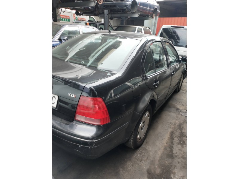 volkswagen bora berlina (1j2) del año 2003