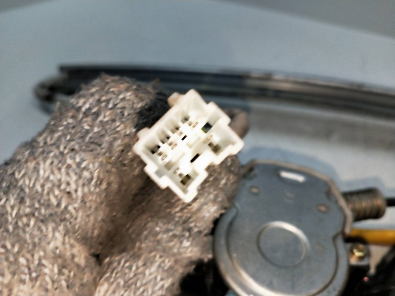 Recambio de elevalunas trasero derecho para mitsubishi space wagon (n80/n90) 2.4 gdi cat referencia OEM IAM MR462364 0620200541 