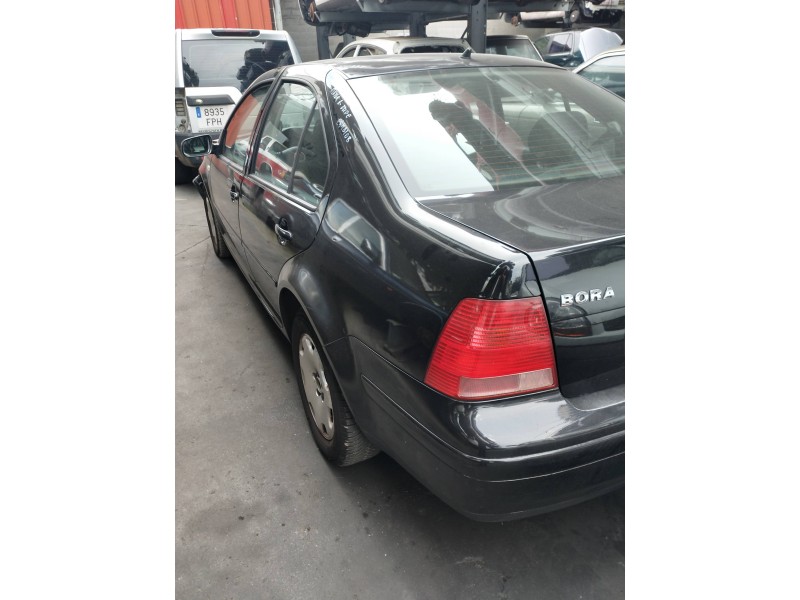 volkswagen bora berlina (1j2) del año 2003