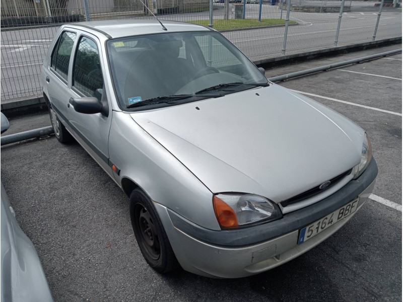 ford fiesta berlina (dx) del año 2000