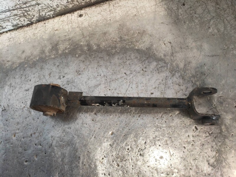 Recambio de brazo suspension superior trasero derecho para chevrolet evanda cdx referencia OEM IAM   