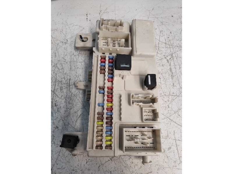 Recambio de caja reles / fusibles para volvo c70 cabriolet d4 momentum referencia OEM IAM 31296881 312681178 
