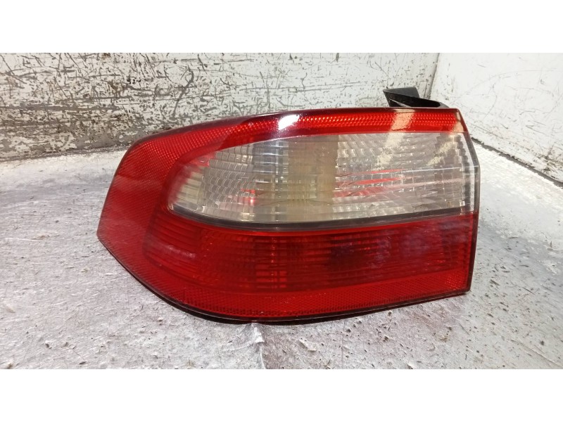 Recambio de piloto trasero izquierdo para renault laguna ii (bg0) expression referencia OEM IAM 8200002473  