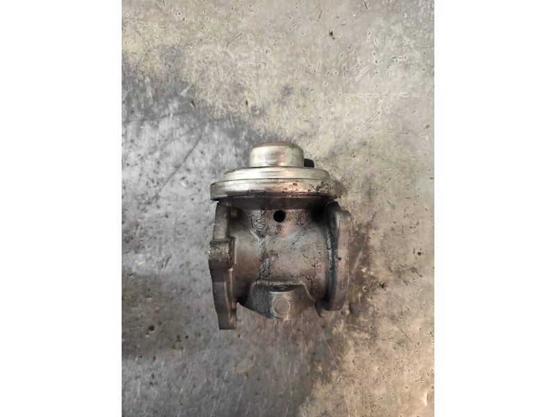 Recambio de valvula egr para volkswagen polo (9n3) advance referencia OEM IAM 045129637A  