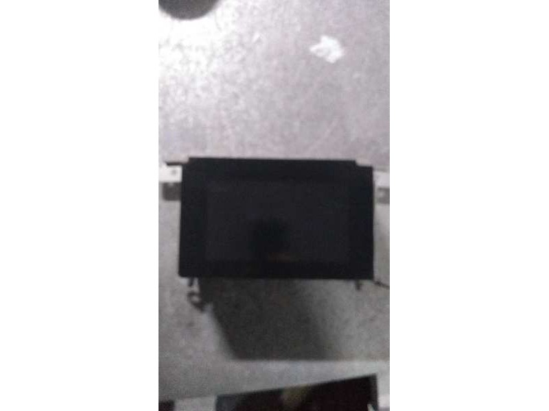 Recambio de pantalla multifuncion para nissan primera berlina (p12) referencia OEM IAM 28090AV618 CC5W4001PEU 