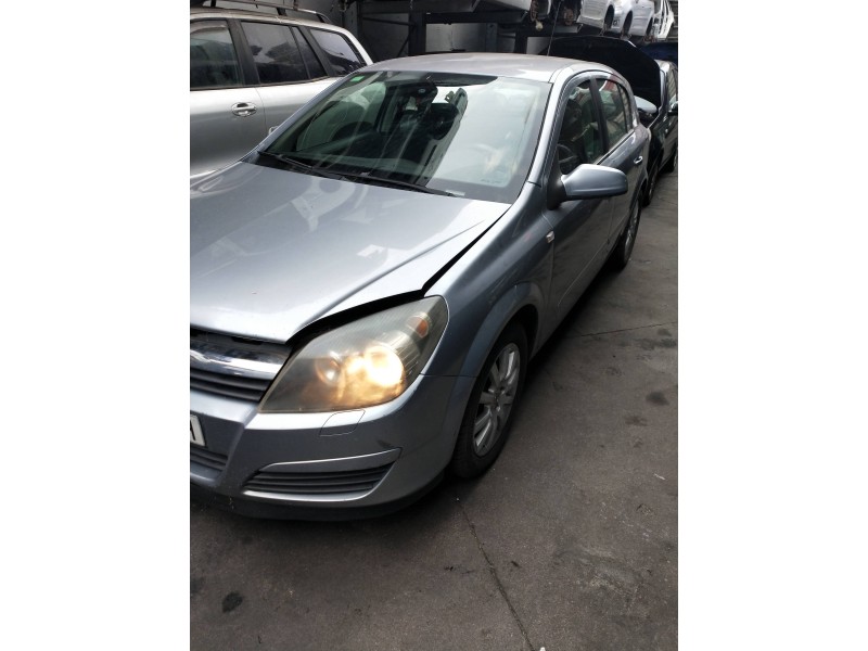 opel astra h berlina del año 2004