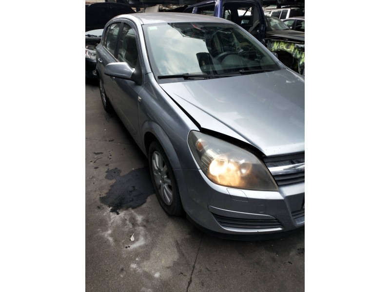 opel astra h berlina del año 2004