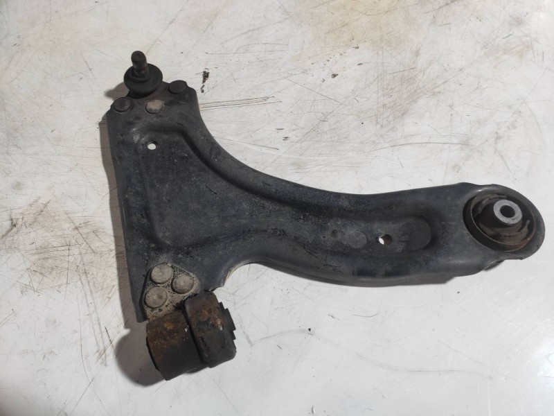 Recambio de brazo suspension inferior delantero derecho para opel tigra twin top 1.4 16v referencia OEM IAM   
