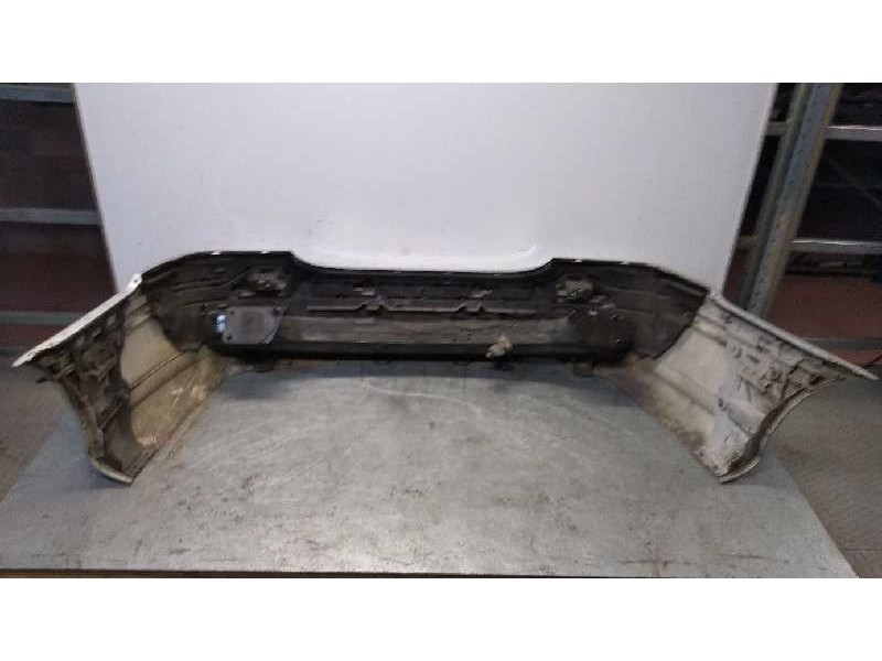 Recambio de paragolpes trasero para mercedes clase c (w203) berlina referencia OEM IAM   