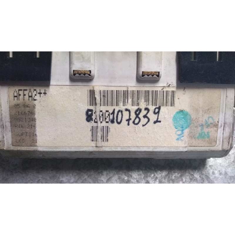 Recambio de pantalla multifuncion para renault megane ii classic berlina 1.9 dci diesel referencia OEM IAM 8200107839 AFFA2  Recambio de pantalla multifuncion para renault megane ii classic berlina 1.9 dci diesel referencia OEM IAM 8200107839 AFFA2