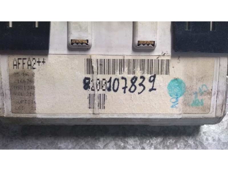 Recambio de pantalla multifuncion para renault megane ii classic berlina 1.9 dci diesel referencia OEM IAM 8200107839 AFFA2 