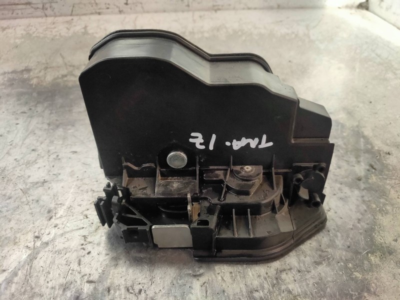 Recambio de motor cierre centralizado trasero izquierdo para bmw serie 5 lim. (f10) 520d referencia OEM IAM 7229459  