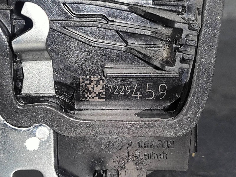 Recambio de motor cierre centralizado trasero izquierdo para bmw serie 5 lim. (f10) 520d referencia OEM IAM 7229459  