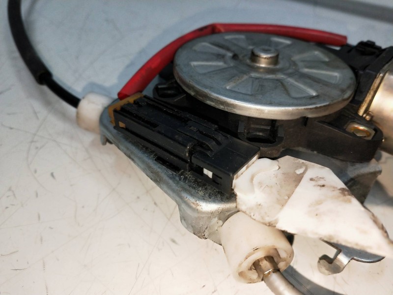 Recambio de elevalunas delantero derecho para nissan almera (n15) referencia OEM IAM 807300M007  3P