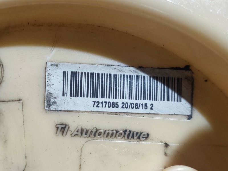 Recambio de bomba combustible para bmw serie 5 lim. (f10) 520d referencia OEM IAM 7217065  