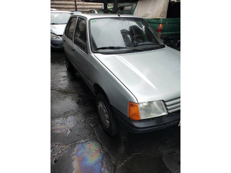 peugeot 205 berlina del año 1989
